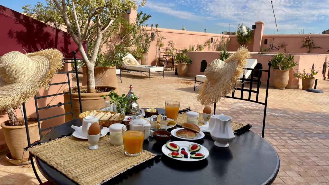 رياض دار فندق مراكش المظهر الخارجي الصورة